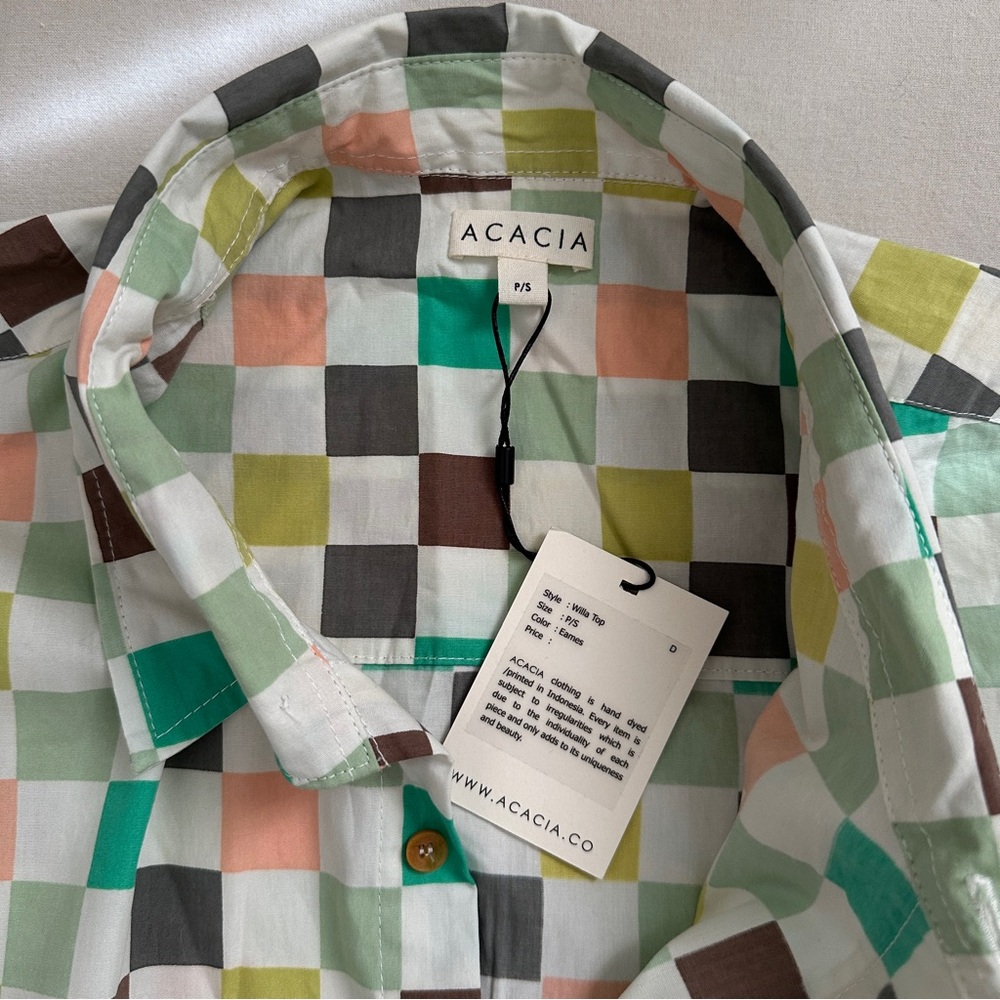 NWT. ACACIA. BUTTON DOWN. COTTON. SMALL